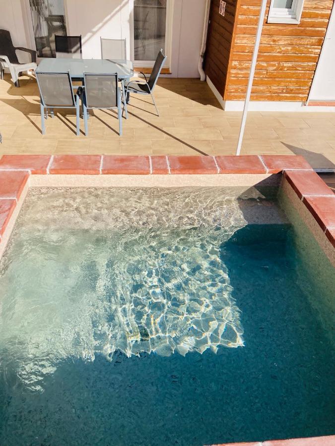 Gite Blanco Y Madera Narbonne Bagian luar foto